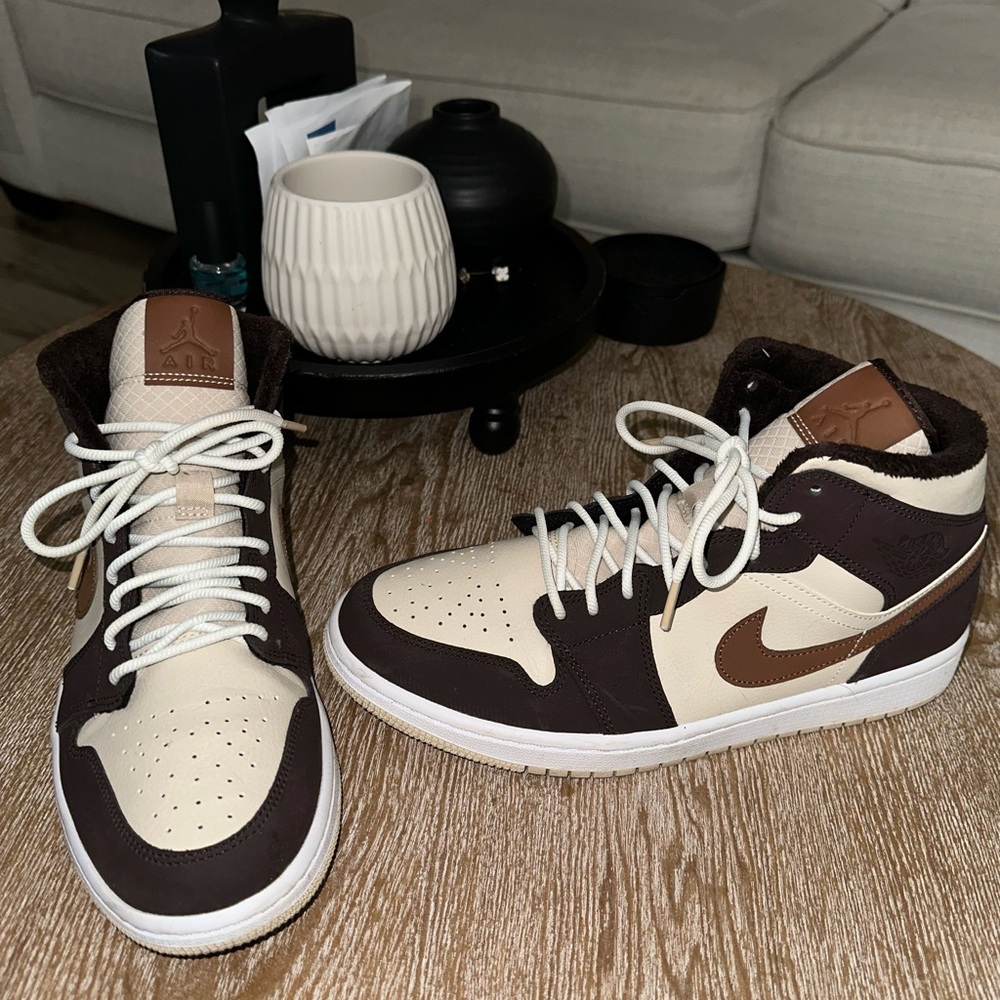 Nike Brown and Cream Sneakers with Classic Design